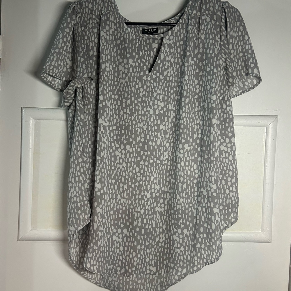 Gray Patterned Women's Top Torrid